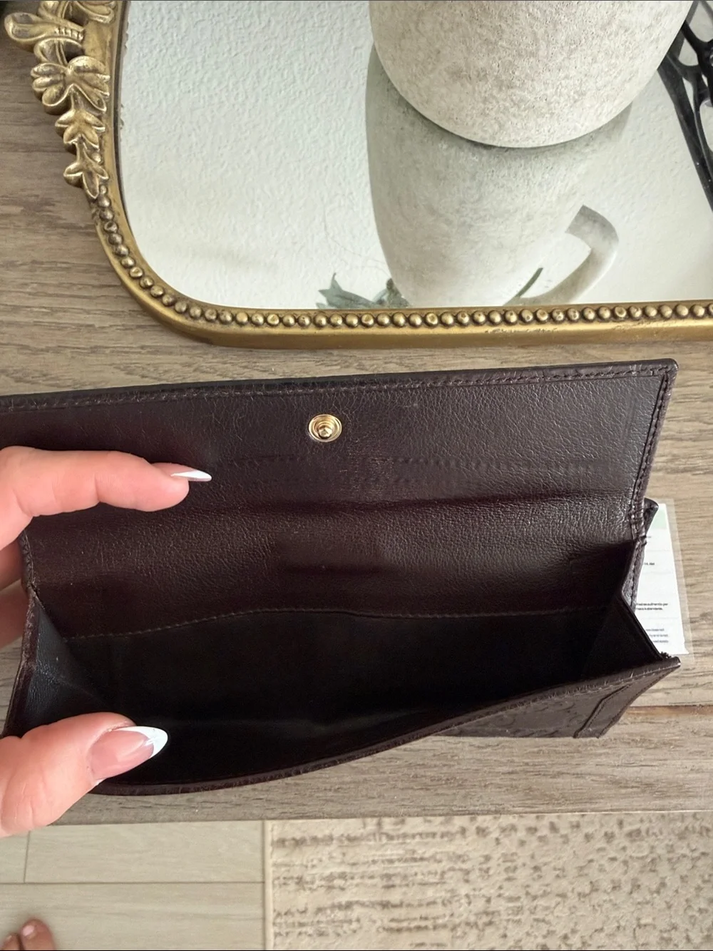 Gucci Brown Embossed Leather Wallet with Logo Clasp - Picture 5 of 12